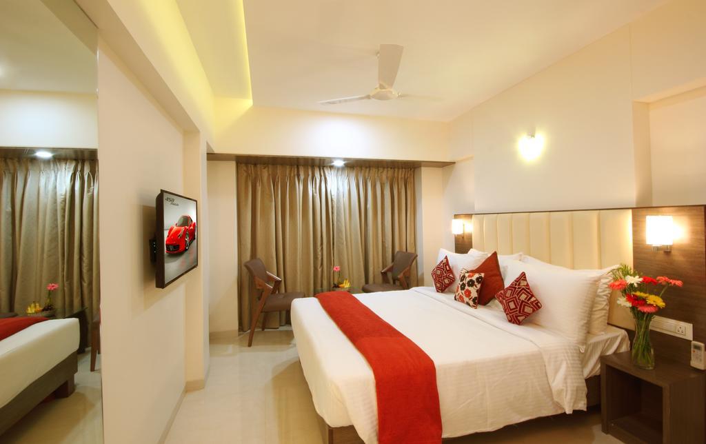 Hotel Columbus Mumbai Exterior photo