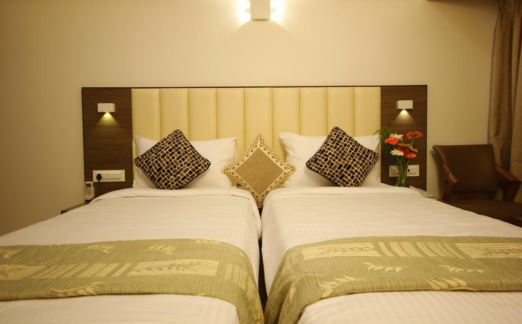 Hotel Columbus Mumbai Exterior photo